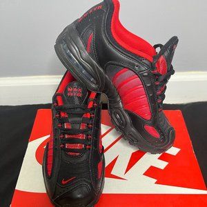 Nike Air Max Tailwind IV - Kids size 5Y - Red and Black